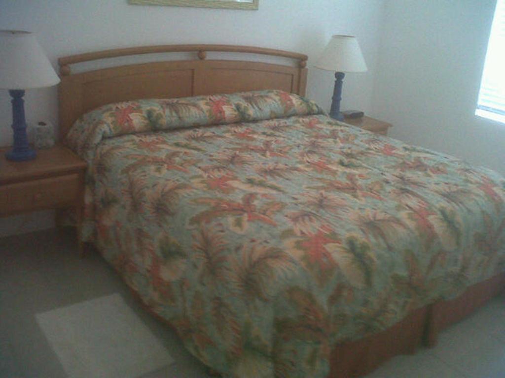 Castaways Cayman Grand Cayman