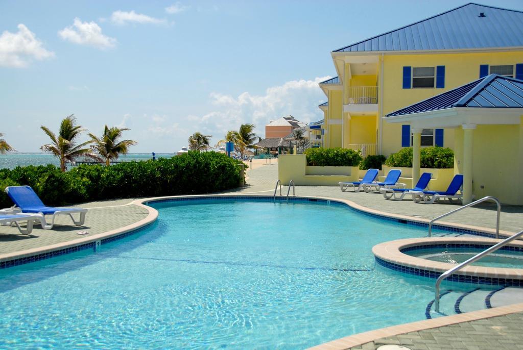 Castaways Cayman Grand Cayman